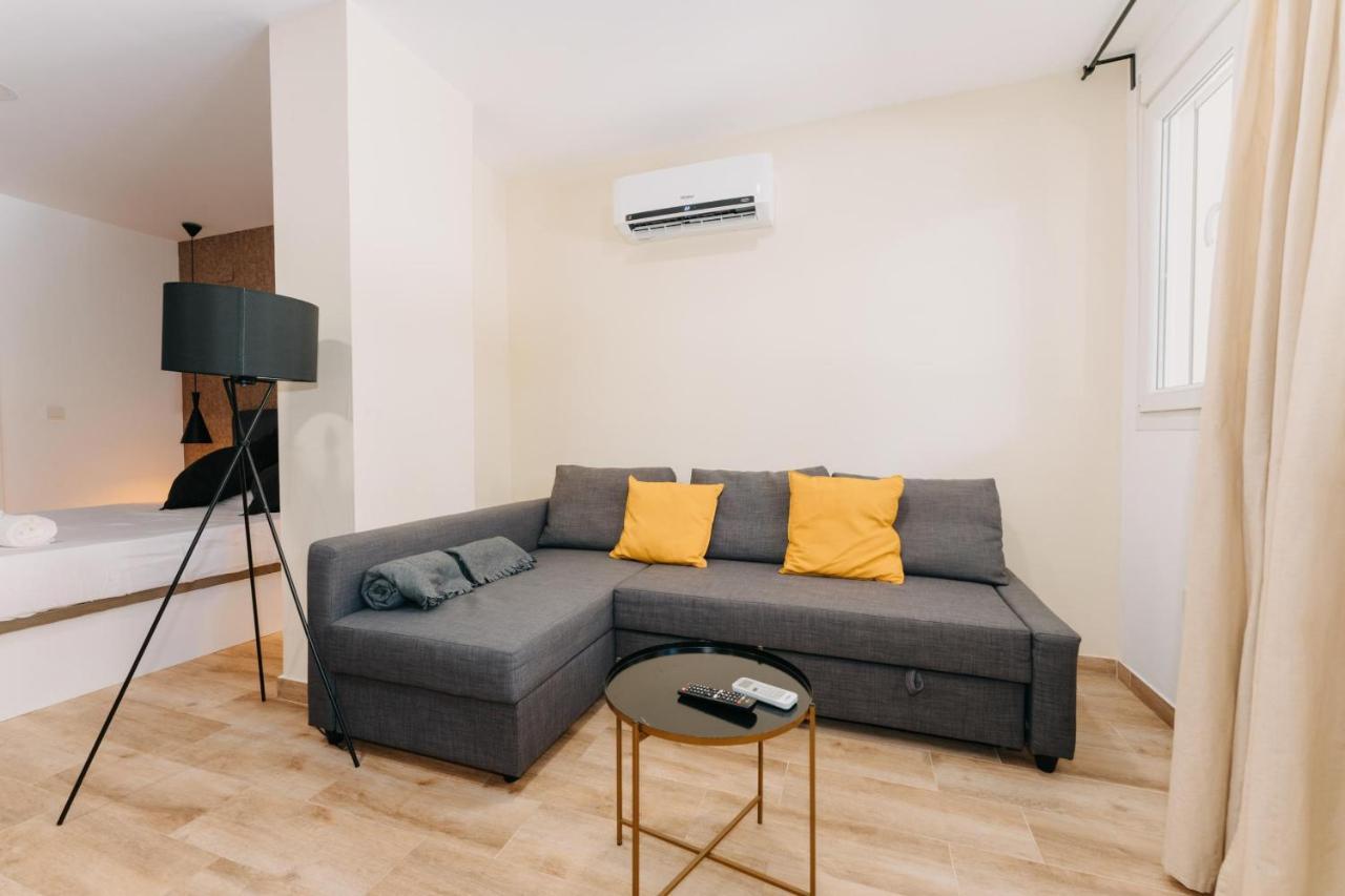 Coverlin Apartamentos San Francisco Málaga Oda fotoğraf
